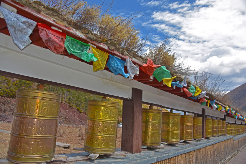 来香格里拉不要错过可以登顶的雪山——石卡财神山
