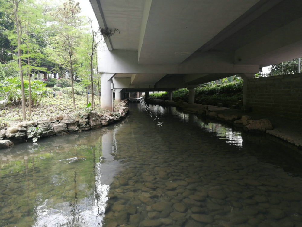 1公里,以水文化為主題,沿途有東濠湧走,有東濠湧博物館,北園酒家