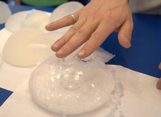 测评妙桃假体术后乳房为何看着很假