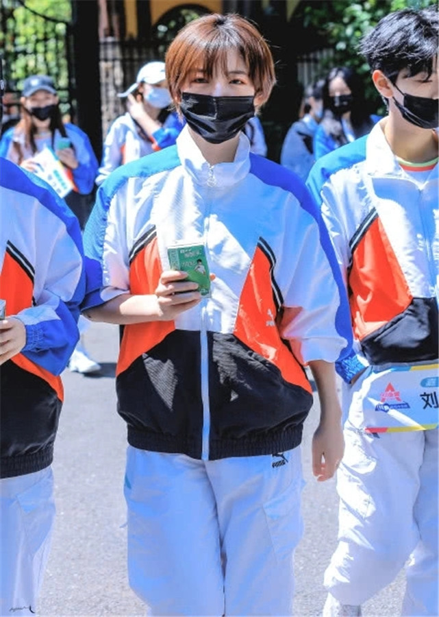 并且据悉从《创造101》中走出来的孟美岐和从《创造营2019》走出来的