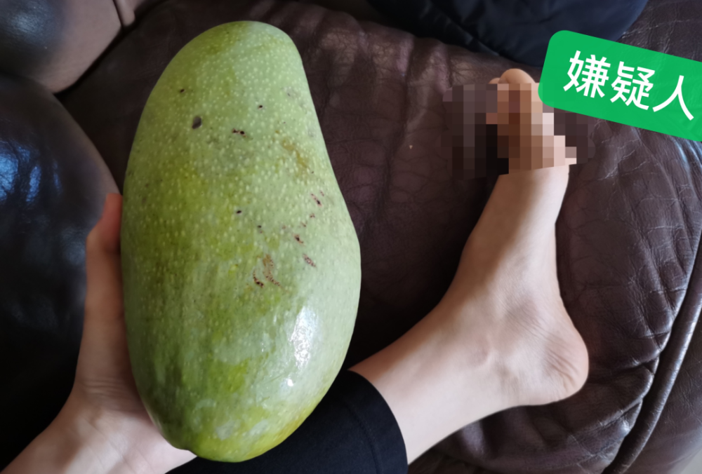 茶大脚今天打球又穿了爸爸的运动鞋
