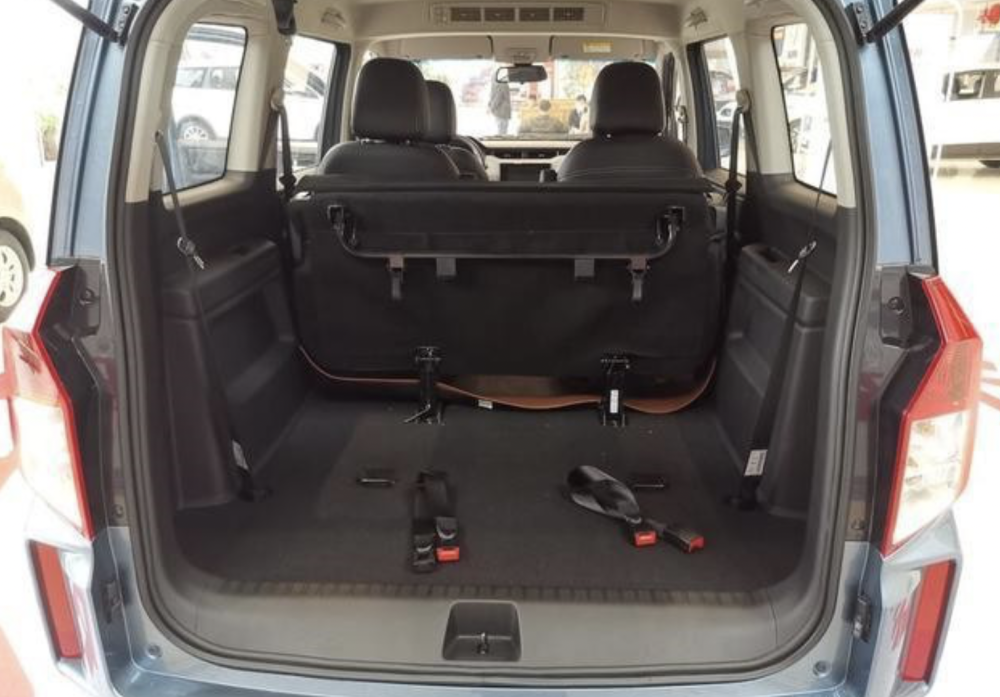 国民神车再度升级全新五菱宏光plus强势来袭