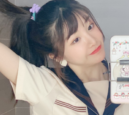 爆胎草莓粥创3海报曝光失去网红滤镜后沦为路人颜值