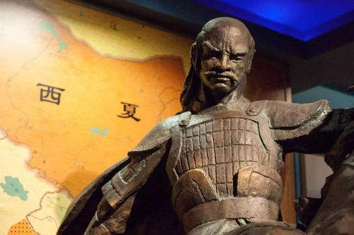 李元昊为了称帝,废除唐,宋"赐"给党项王族拓跋氏的李,赵姓氏,改姓"