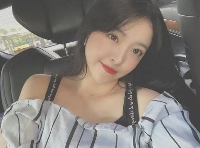 55亿京圈千金被初恋吐槽拜金转身倒贴小鲜肉玩暧昧