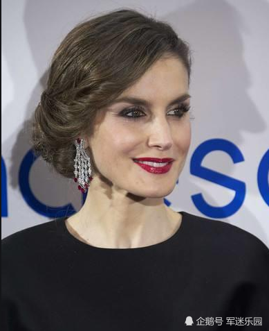 本以为塞尔维亚总统女儿够美了,直到看见西班牙2个公主,这才是人间