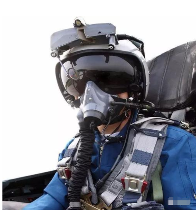 我国随着苏27战斗机进口也引进了zsh-7头盔和zsh-3um头盔瞄准具,协