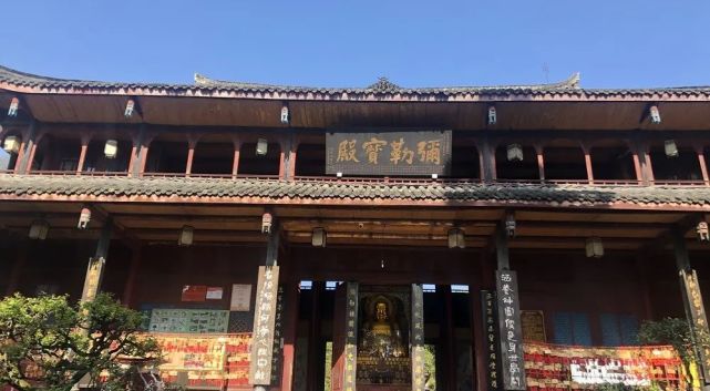 峨眉山最霸氣皇家寺院,被燒了6次,依舊獨領風騷千年