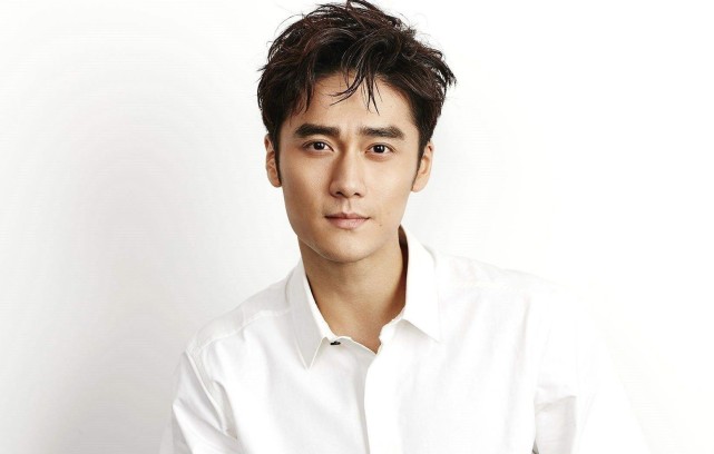 网曝拳皇蒋劲夫夜会两辣女网友谈恋爱吗教你打拳的那种