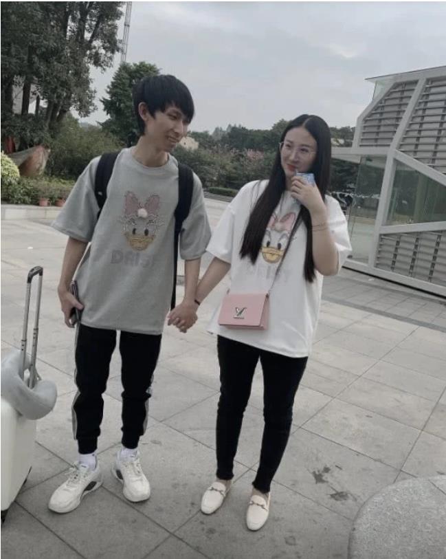 梦泪与兮兮的感情有多好看到女方的直播公告网友打扰了