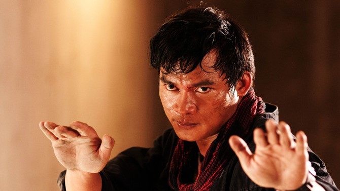 "功夫之王"李连杰,巅峰时期真的都打不过托尼·贾?_腾讯新闻