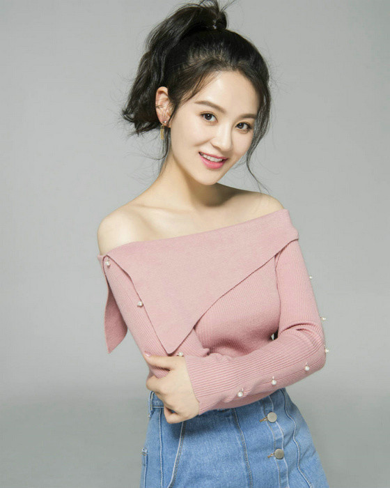 曾一萱春日写真释出清甜少女气质佳