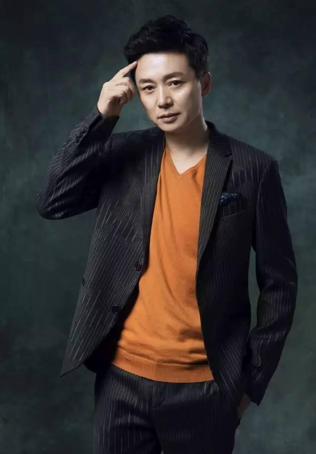 刘奕君的大器晚成被老师预言,50岁的年龄炙手可热成演艺圈精品