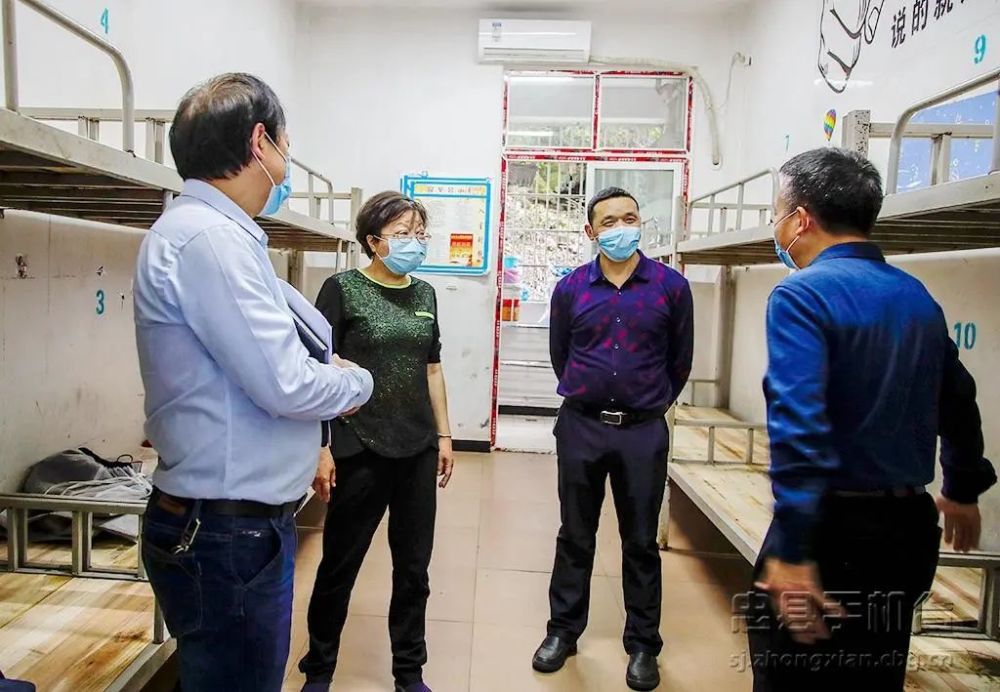 王建琼检查调研学校复课开学准备工作