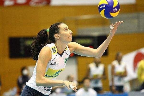 谢拉更看好埃格努认为朱婷比较全面最初目标不是重返国家队