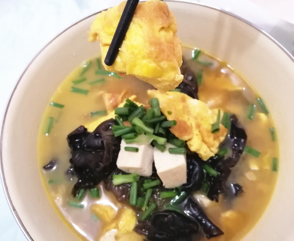 煎蛋和蒸蛋早吃腻了换个新做法蛋糕三鲜汤鲜香又特美味