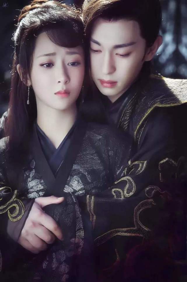 古装玄幻剧《香蜜沉沉烬如霜》火遍大江南北,剧中的男女主邓伦和杨紫