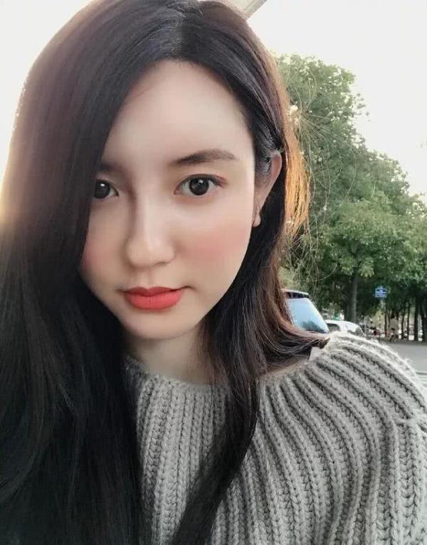 疑似某猫总裁夫人亲自手撕顶级网红张大奕,网友脑补总裁文经典场面