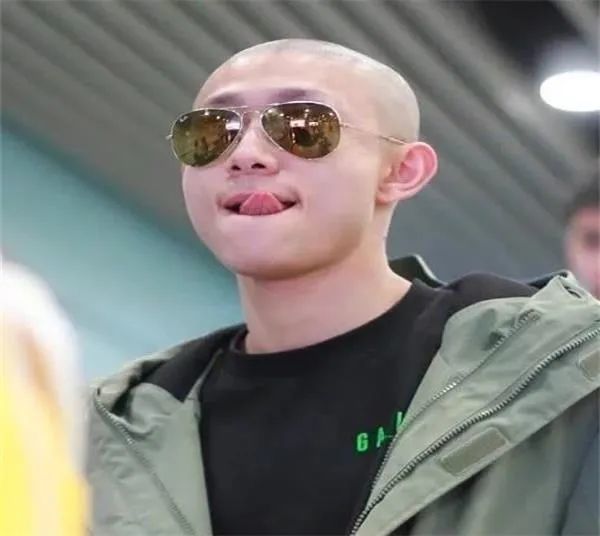 杠子头"青蛙眼"