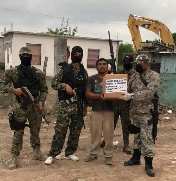 墨西哥全国经济都被重创,许多人失业难以维持生计,此时贩毒分子们却转