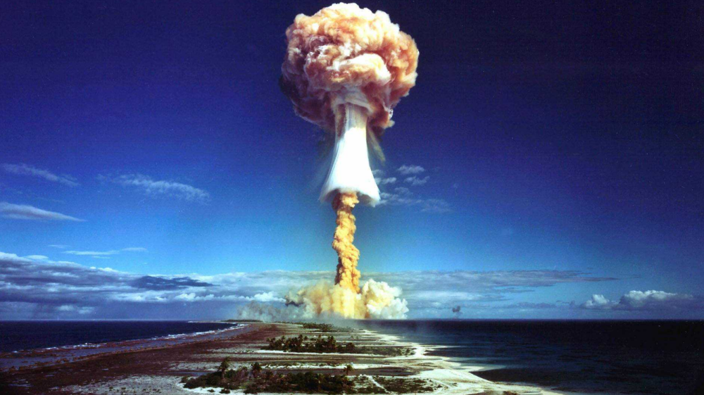 而与这两种武器同期被研发的,还有一个大杀器叫做三相弹,此款武器的