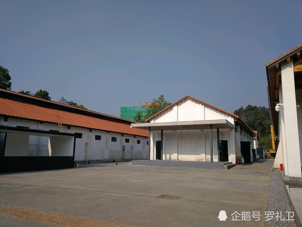 今天特意来看看独特圆柱形设计的龙归粮仓