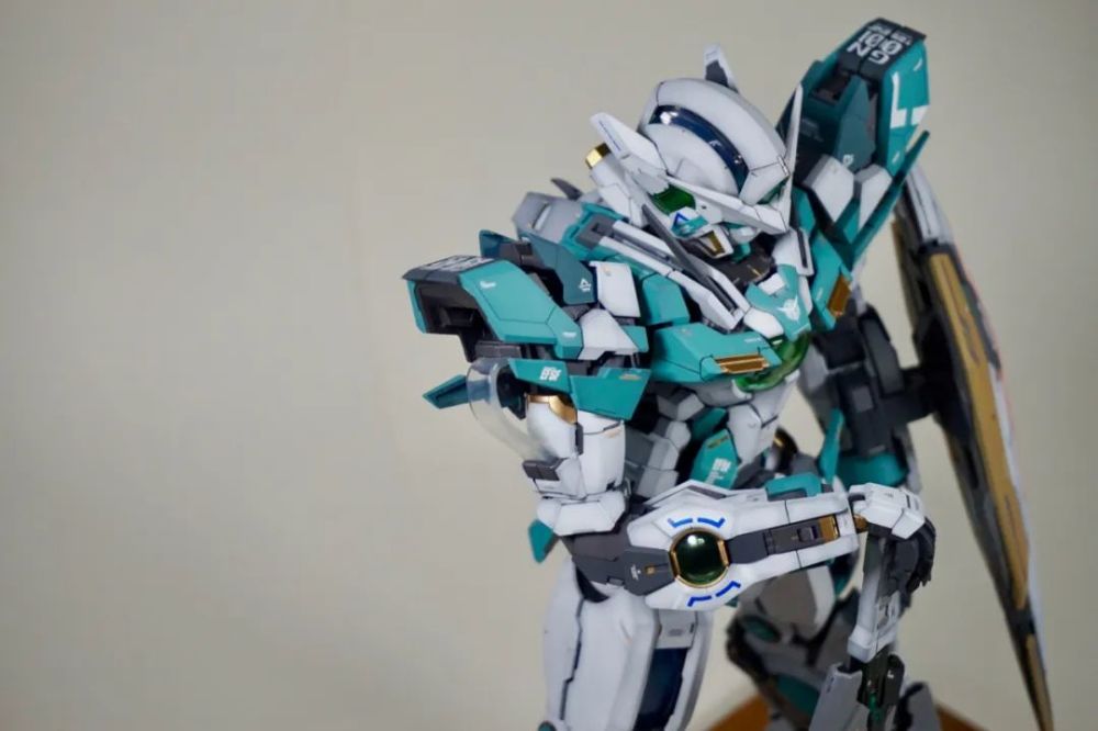 pg能天使轻阴影换色涂装尝试与众不同的配色风格