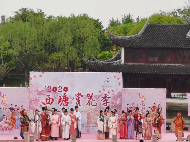 西塘风景区花神节十二花神游走在西塘的大街小巷引同袍驻足