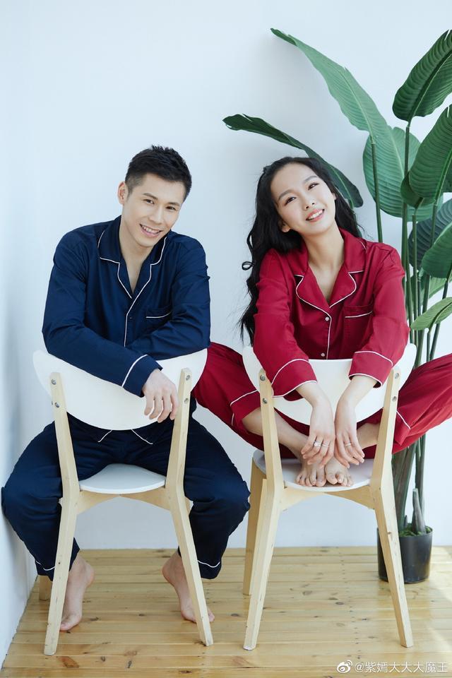 奥运冠军张成龙携娇妻穿睡衣出镜大秀恩爱郎才女貌幸福满溢