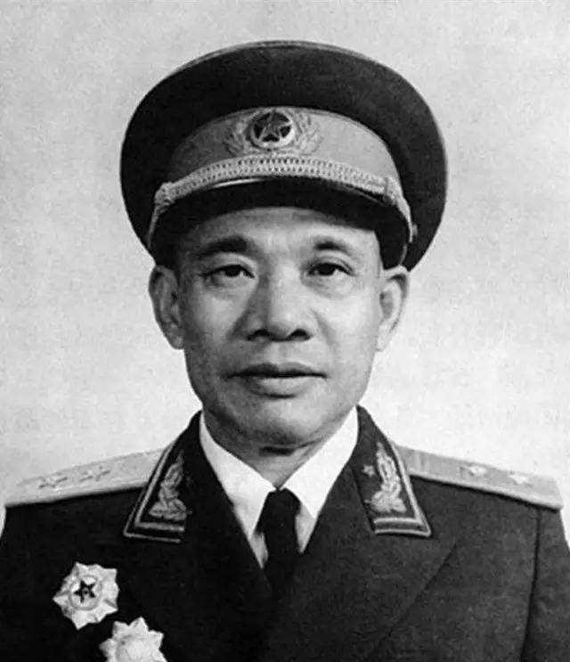 支队长为中将支队政委为少将手下一个营教导员成为上将