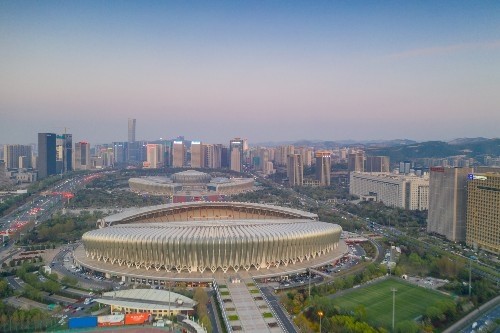 無人機航拍濟南奧體片區,高樓大廈林立,城市建設日新月異