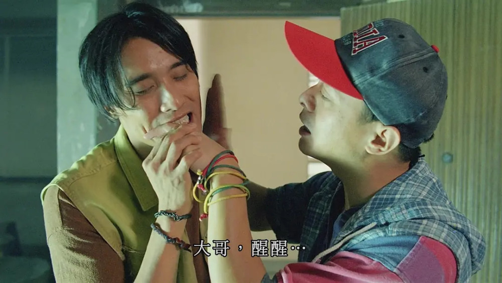 在《专钓大鳄》里两人就结为朋友,后来刘德华有电影,也会叫上黄斌