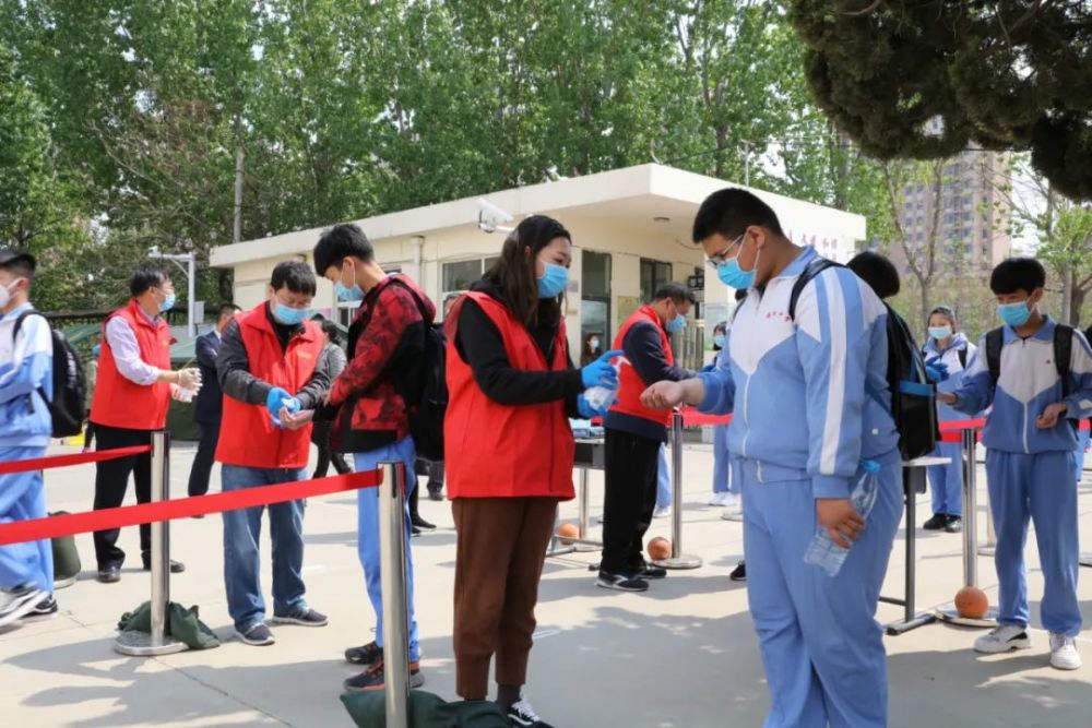 实战演练做准备迎接最美四月天西青区精武镇中学开展复课开学演练