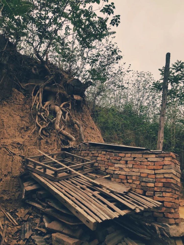 辉县吕巷,古城墙下,巷子里的慢生活……_腾讯新闻