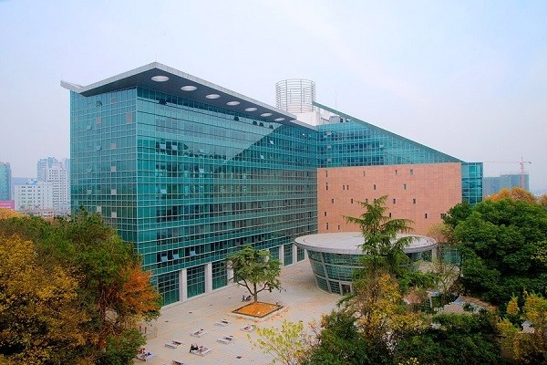 武汉师范专业最好的1所大学美女学霸如云考上就是赚到