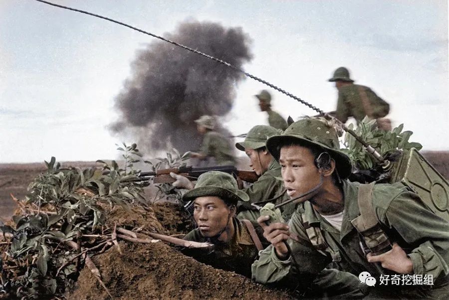 1975年4月30日,这时候的南方解放阵线游击队已鸟枪换炮了,他们换上了