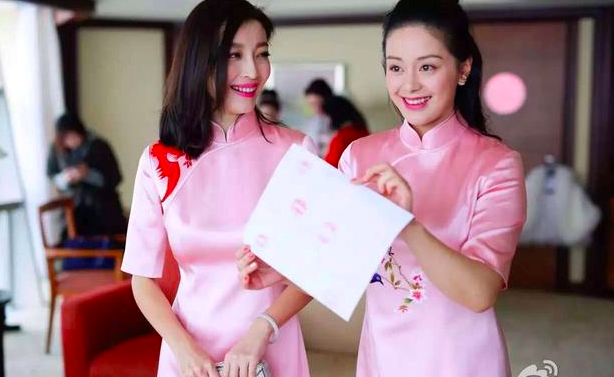 吕一结婚很大度,高露刘芸当伴娘,仍为5姐妹准备不同款刺绣旗袍!