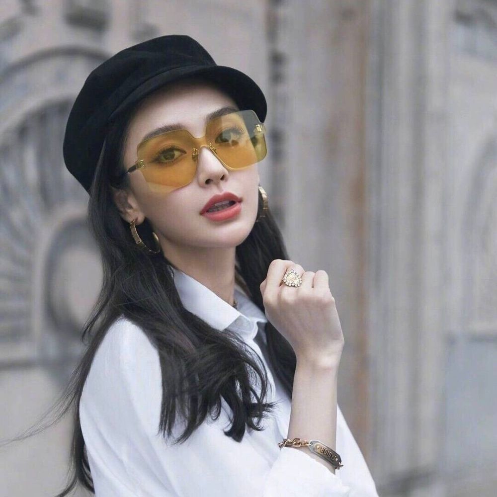 墨镜怎么选才好看又防晒看看杨颖这个墨镜狂魔就知道怎么选了