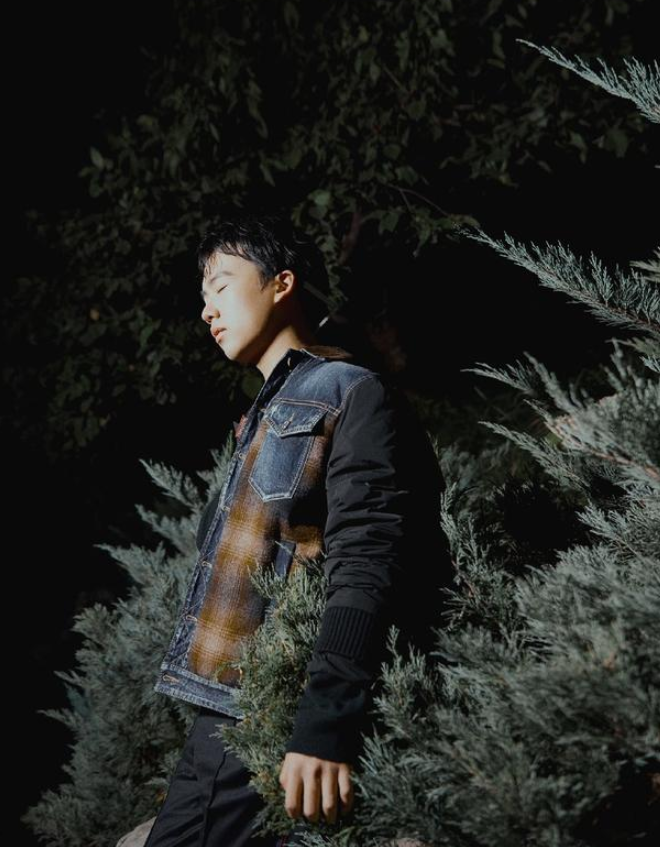 郭麒麟拍杂志写真看着这么帅气的颜值很难想象老爸是郭德纲