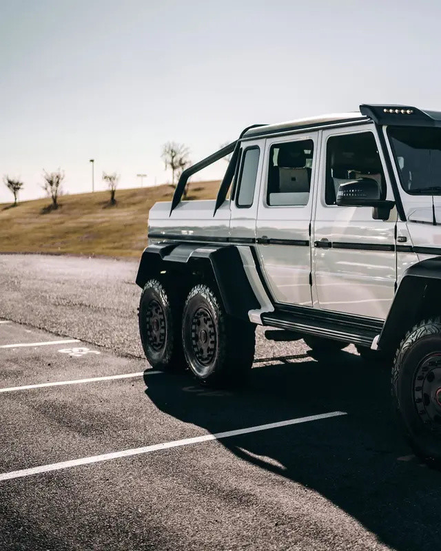 土豪的专属座驾奔驰g级6x6