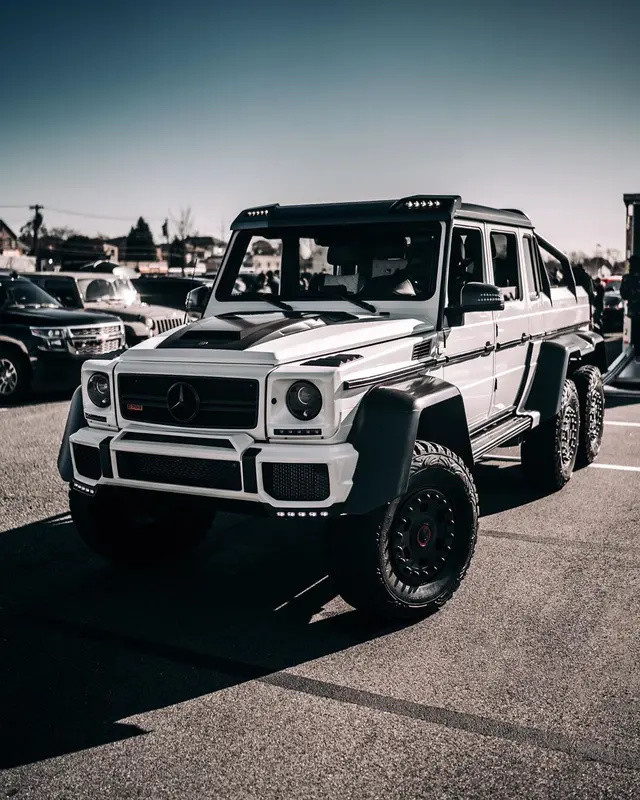 土豪的专属座驾奔驰g级6x6