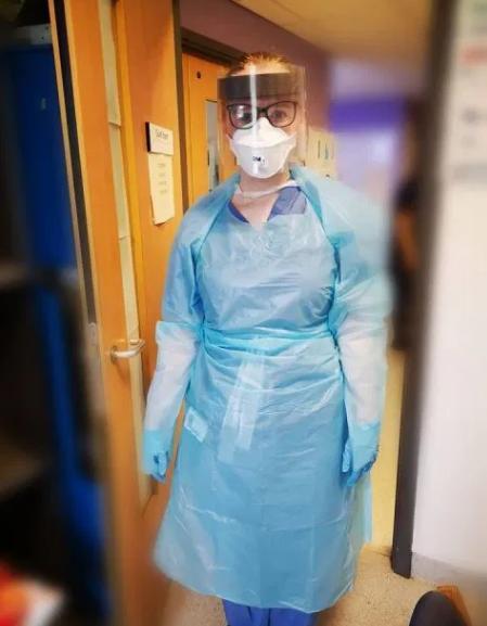 英前线护士分享心碎经历 一天内握过四位新冠死亡患者的手 想大哭 腾讯新闻