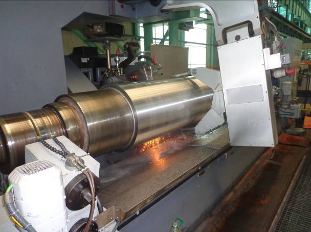 轧辊磨削的工艺特点是精度要求高,而且粗糙度高.