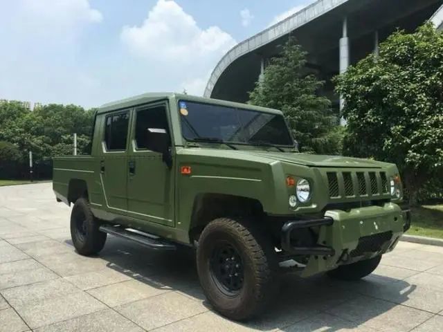 老百姓也能买到的军用小悍马国六排放十万出头将近6米长