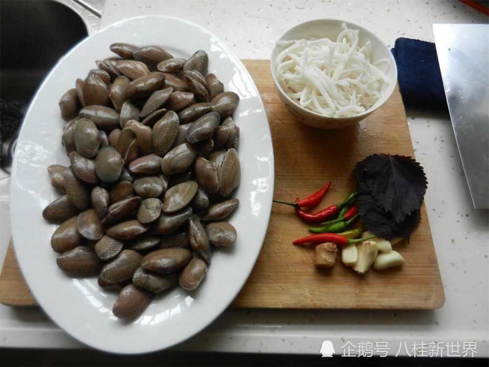 廣西家常菜酸筍紫蘇炒花甲螺