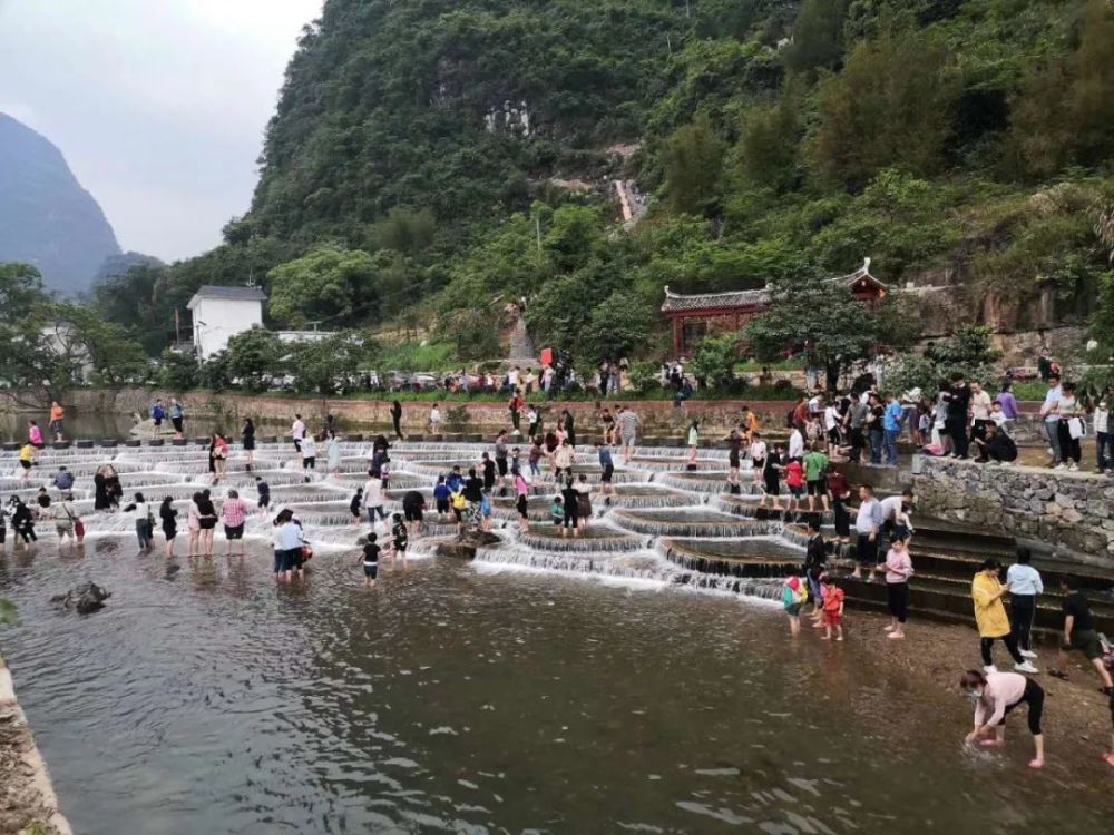 黄姚杨村鱼鳞坝火了!人山人海,成为新晋网红打卡地!