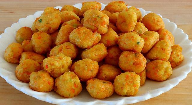 香煎丸子,有名的广东菜,想吃总是做不好,其实是没有掌握好要点