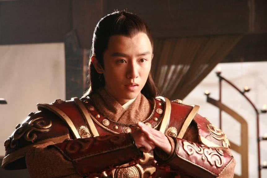 但丘引毕竟是个修仙者,掌握旁门左道,见拳脚功夫不如黄天祥,便开始