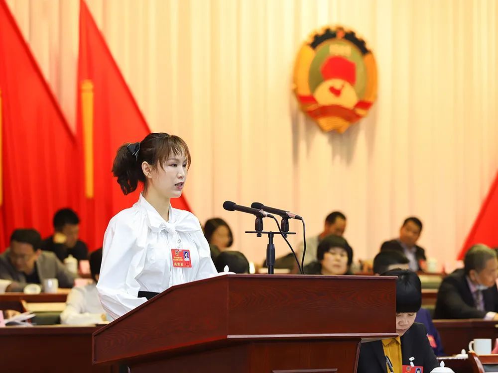 今天,10位政协委员走上大会发言席,谁的"言值"最打动你?_腾讯新闻