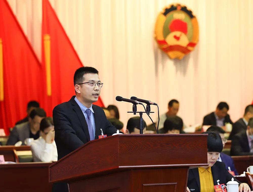 今天,10位政协委员走上大会发言席,谁的"言值"最打动你?_腾讯新闻